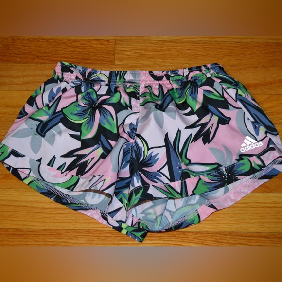 Youth girls Adidas shirts and shorts set, size S 7/8 - Picture 13 of 16